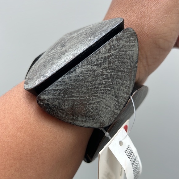 NWT H&M Wooden Pebble Bracelets with Antique Wood Finish - Picture 2 of 4